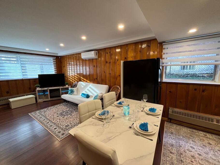 Cozy Spacious Work Friendly Lotus With Garden View High Speed Free Wi Fi And Parking Adjacent To Downtown 몬트리올 외부 사진