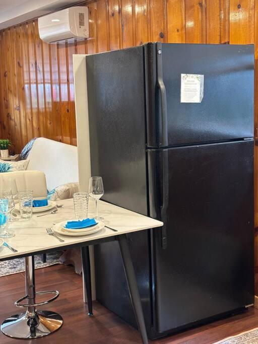 Cozy Spacious Work Friendly Lotus With Garden View High Speed Free Wi Fi And Parking Adjacent To Downtown 몬트리올 외부 사진